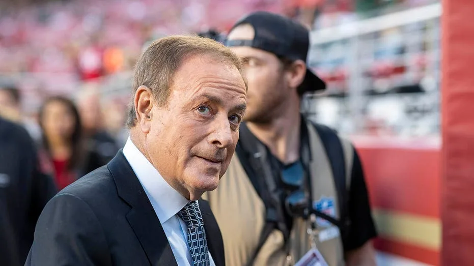 Veteran Broadcaster Al Michaels' Political Aside During TNF Broadcast Raises Eyebrows